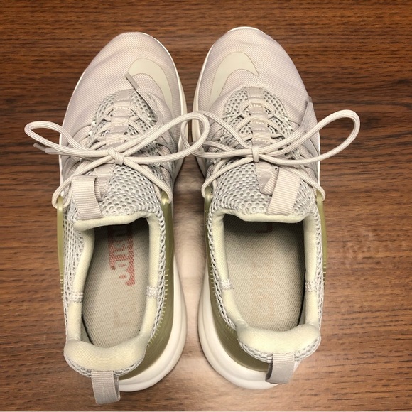 Nike Darwin Women’s Light Gray Sneakers Size 8 - Picture 11 of 14